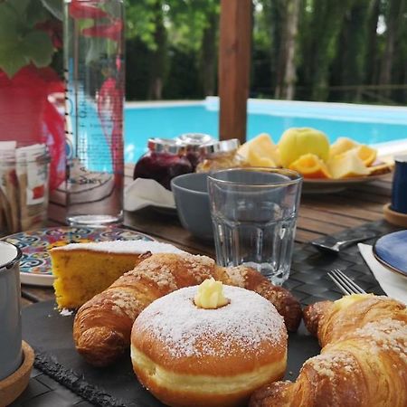Casale Del Sole Garda Acomodação com café da manhã Monzambano Exterior foto