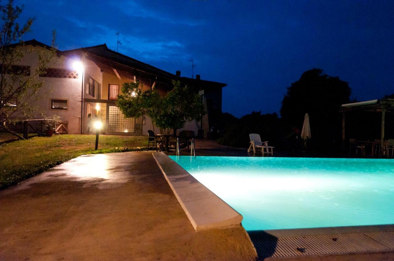 Casale Del Sole Garda Acomodação com café da manhã Monzambano Exterior foto