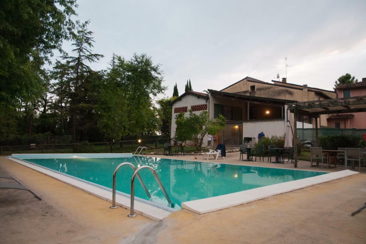 Casale Del Sole Garda Acomodação com café da manhã Monzambano Exterior foto
