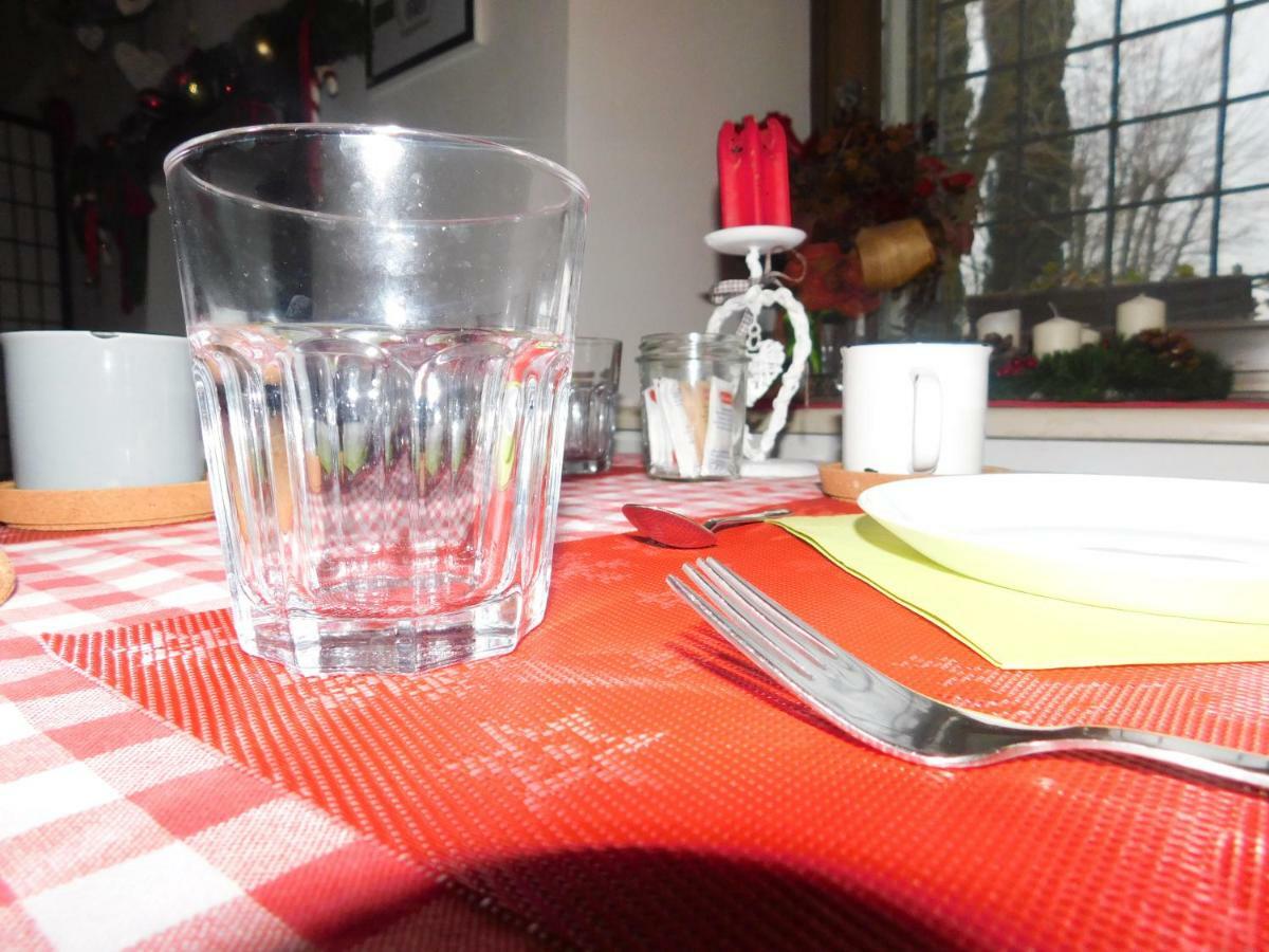 Casale Del Sole Garda Acomodação com café da manhã Monzambano Exterior foto