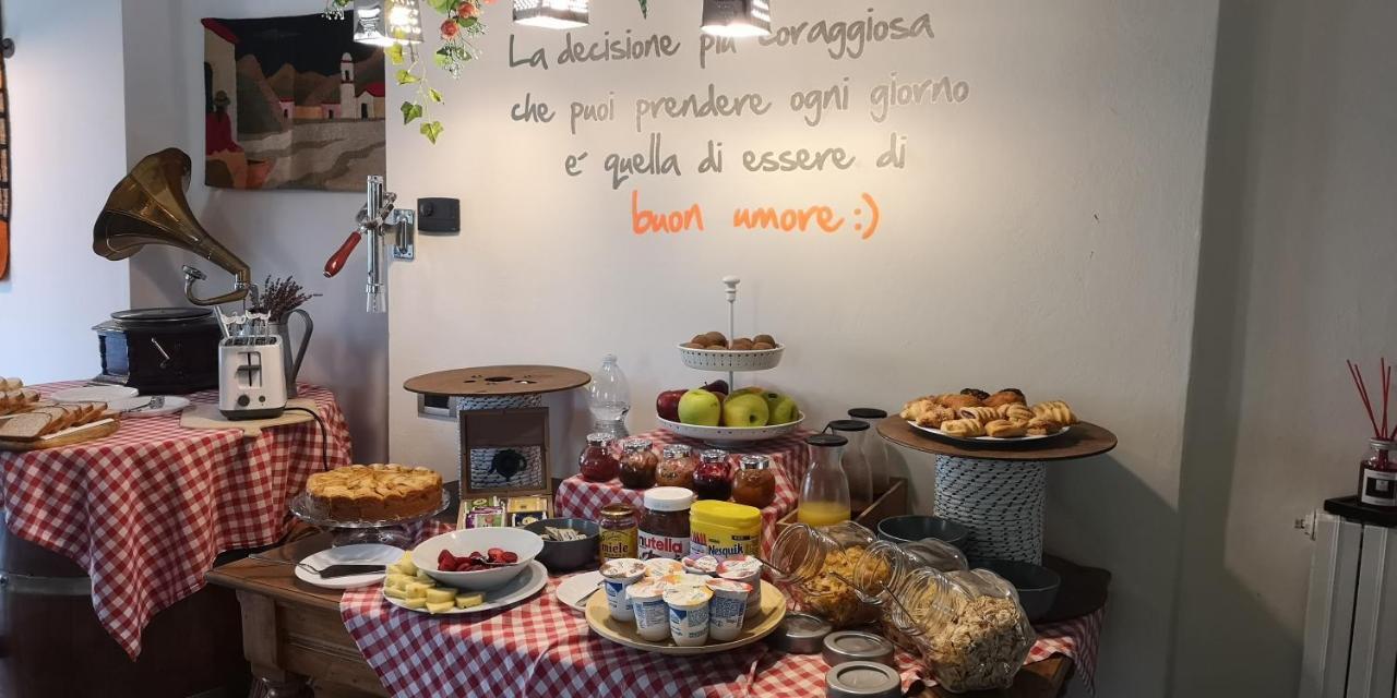 Casale Del Sole Garda Acomodação com café da manhã Monzambano Exterior foto
